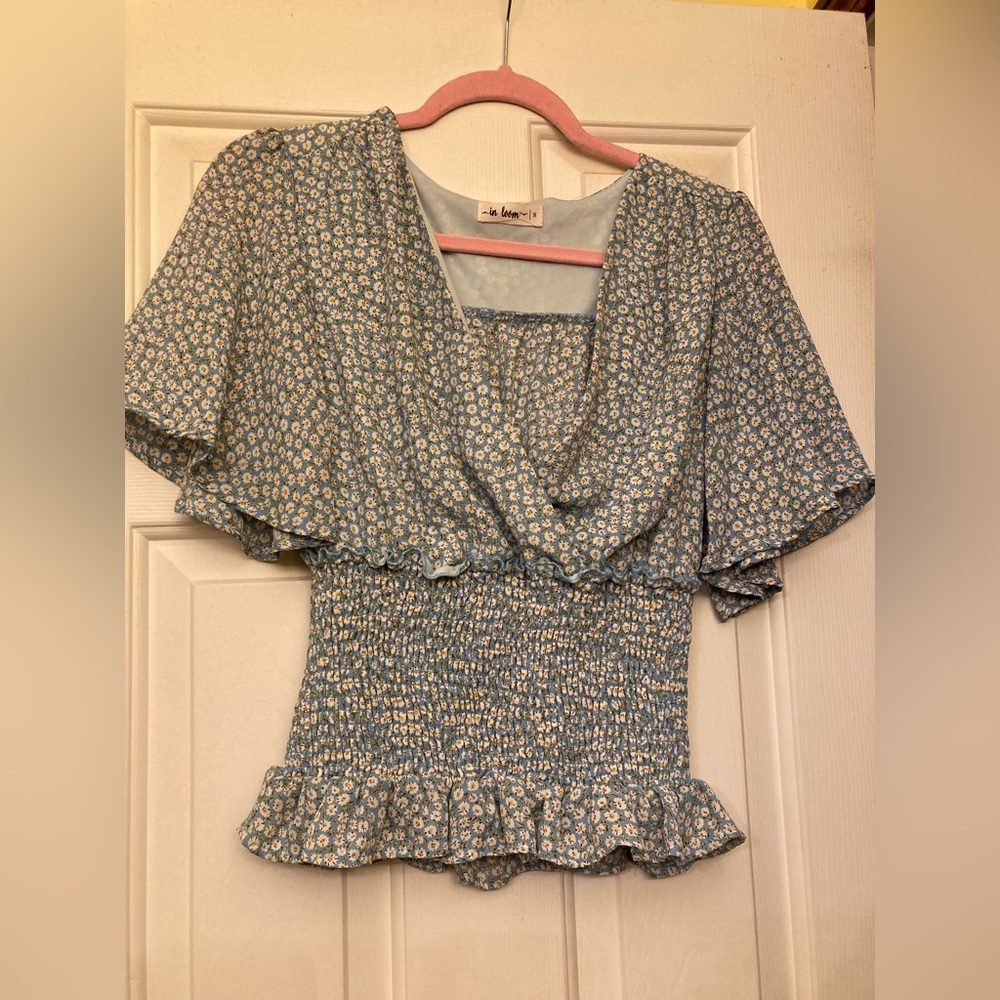 In Loom brand, size small, Floral Blue Women's Top